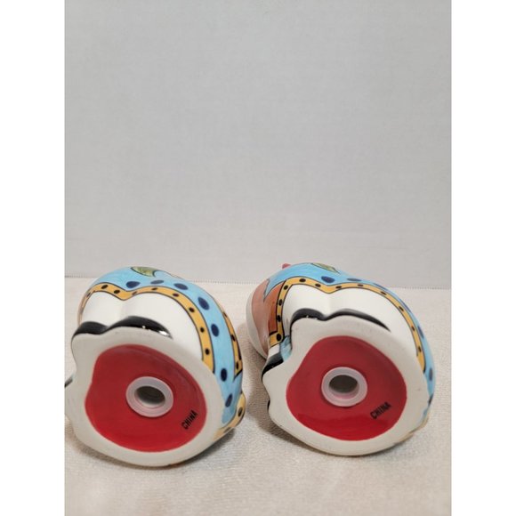 La Barca 2 Piece Salt and Pepper Pig Shakers, New - Picture 2 of 7